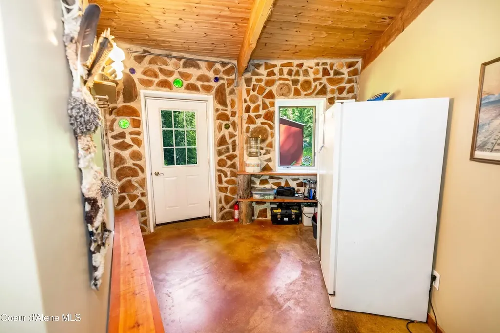 316 Granite Creek Road Nordman ID 83848