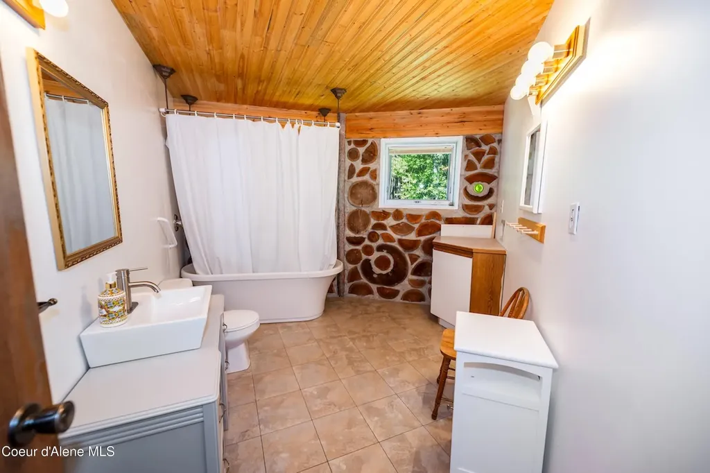 316 Granite Creek Road Nordman ID 83848