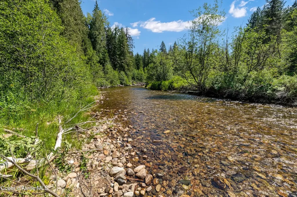 316 Granite Creek Road Nordman ID 83848