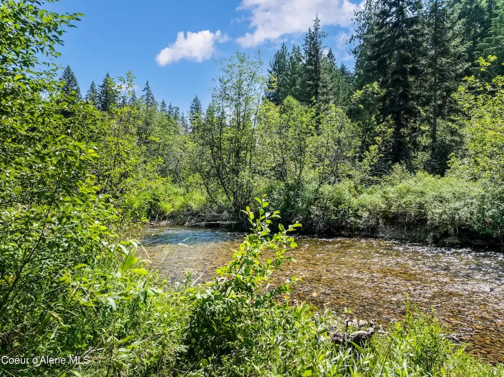 316 Granite Creek Road Nordman ID 83848