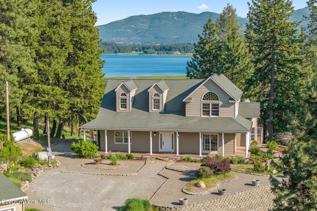 14802 N Mobbs Road Hauser ID 83854