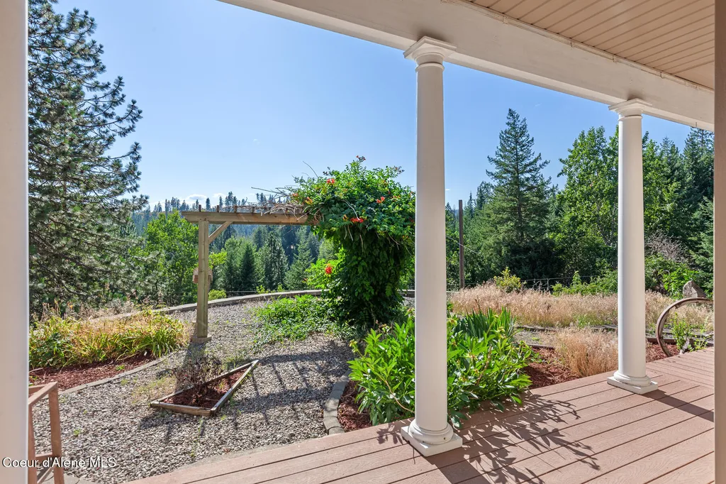 14802 N Mobbs Road Hauser ID 83854