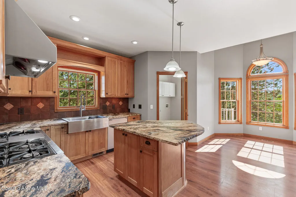 14802 N Mobbs Road Hauser ID 83854