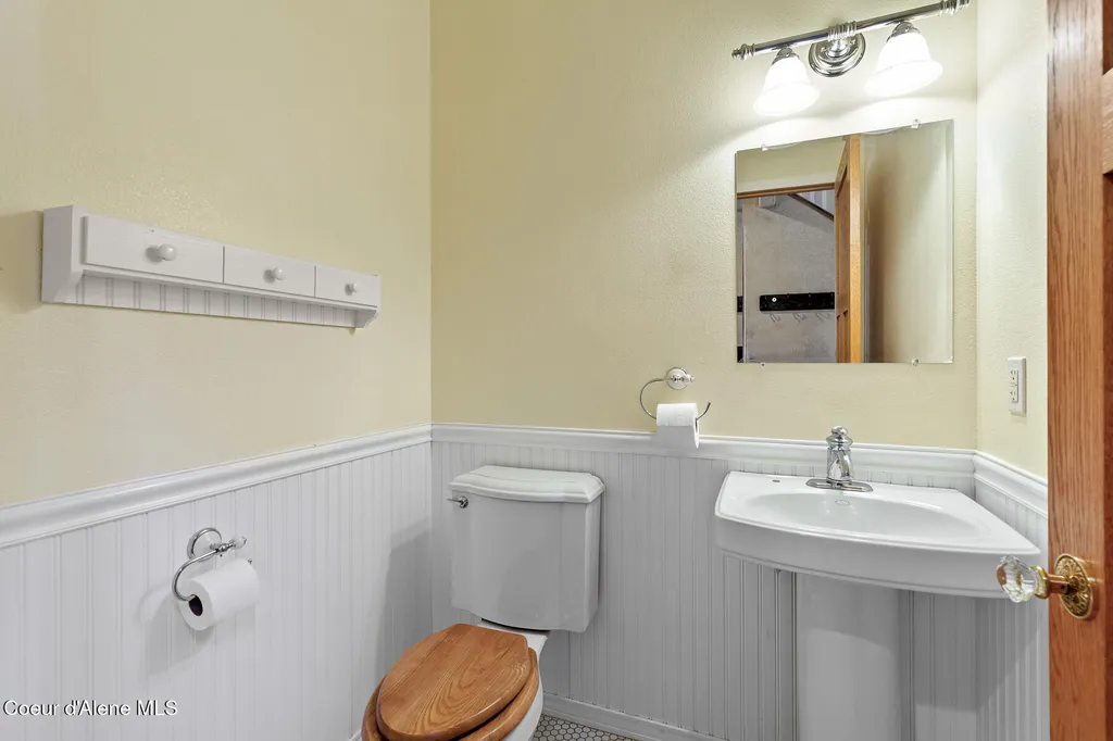14802 N Mobbs Road Hauser ID 83854