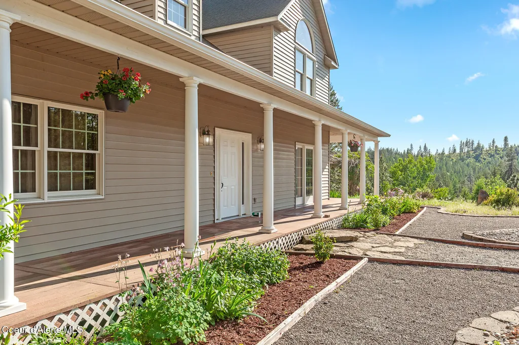 14802 N Mobbs Road Hauser ID 83854