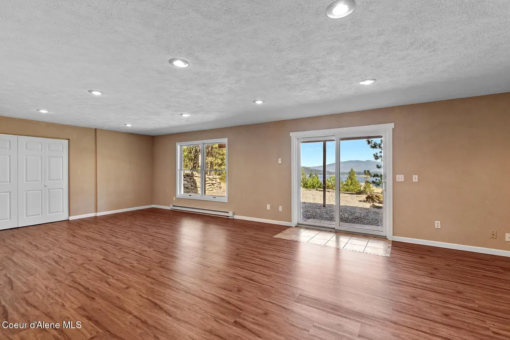 14802 N Mobbs Road Hauser ID 83854