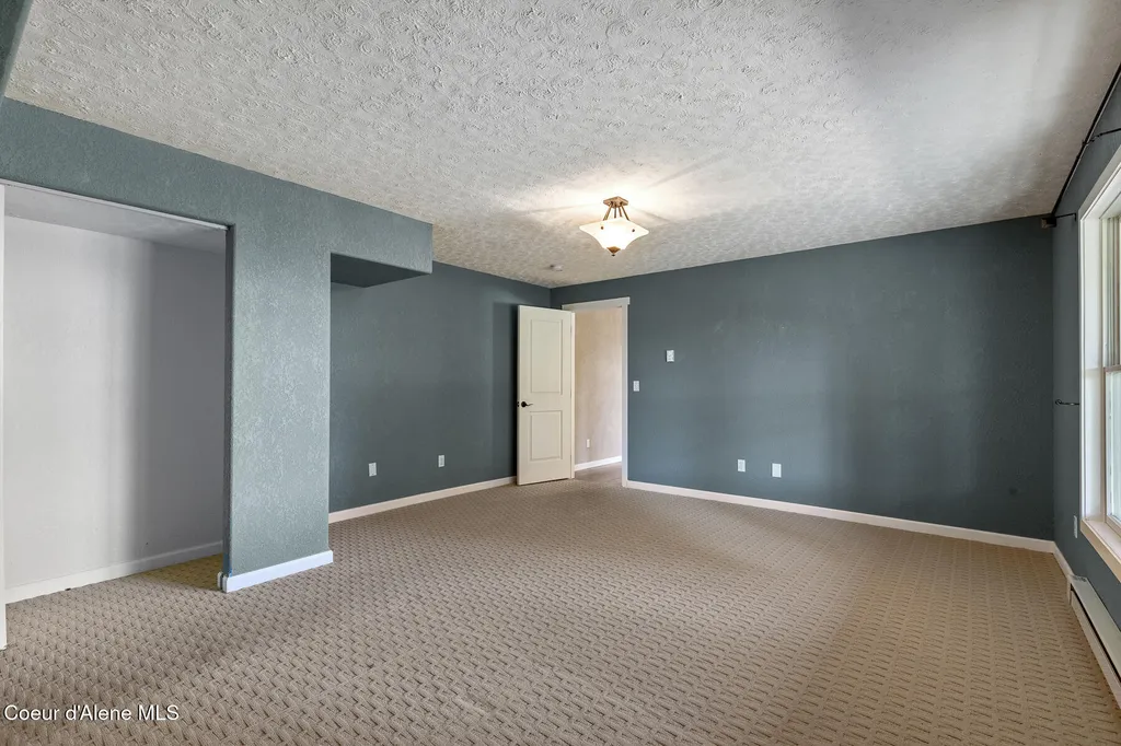 14802 N Mobbs Road Hauser ID 83854