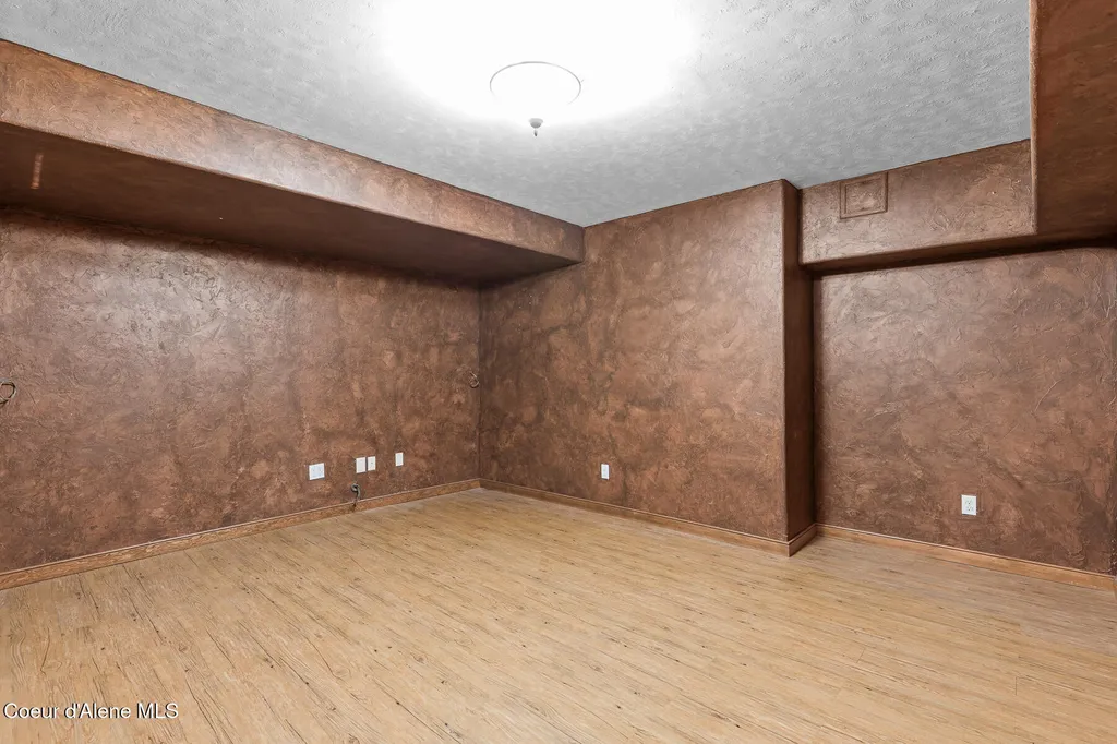 14802 N Mobbs Road Hauser ID 83854