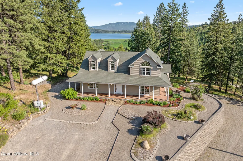 14802 N Mobbs Road Hauser ID 83854