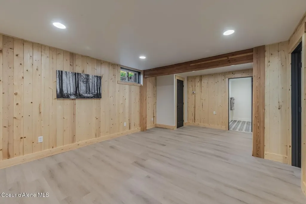 158 W Mountainview Road Moyie Springs ID 83845