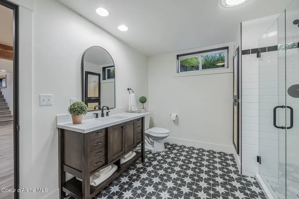 158 W Mountainview Road Moyie Springs ID 83845