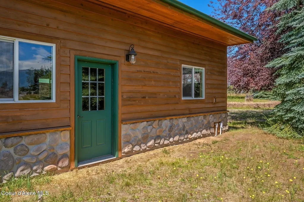 158 W Mountainview Road Moyie Springs ID 83845