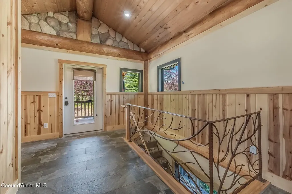 158 W Mountainview Road Moyie Springs ID 83845