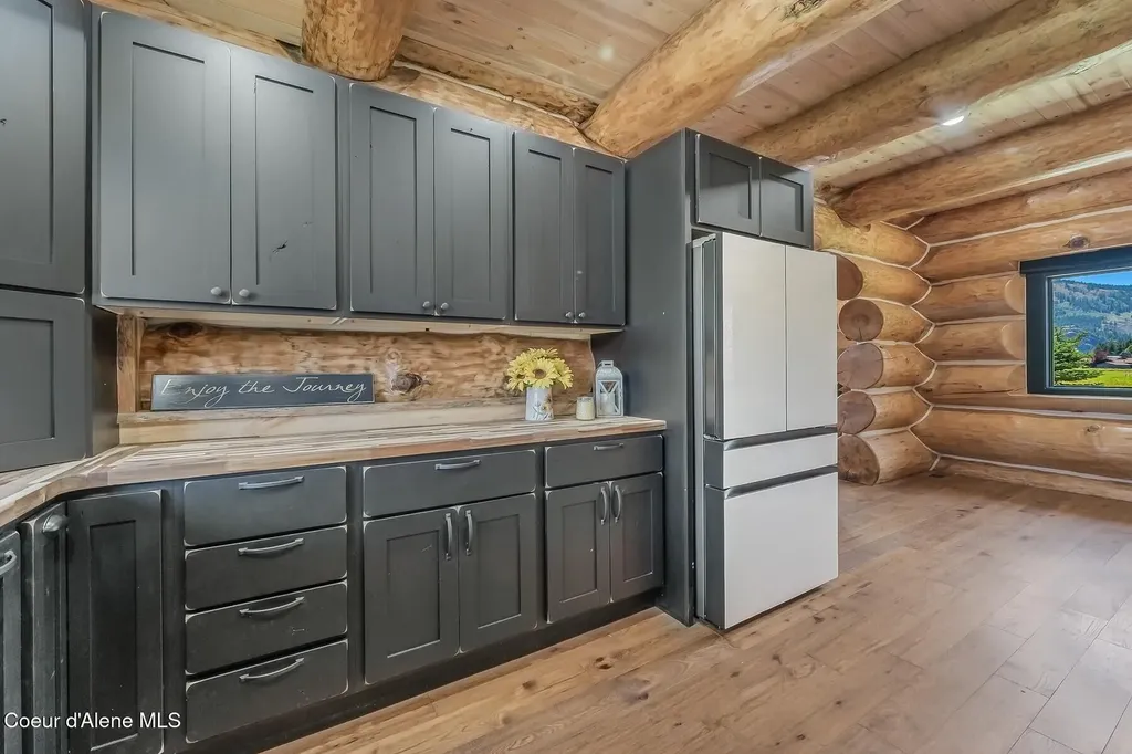 158 W Mountainview Road Moyie Springs ID 83845