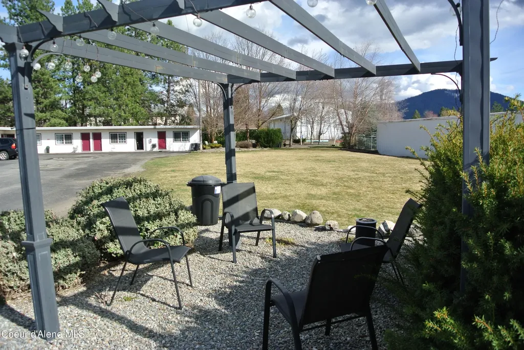 9986 N Government Way Hayden ID 83835