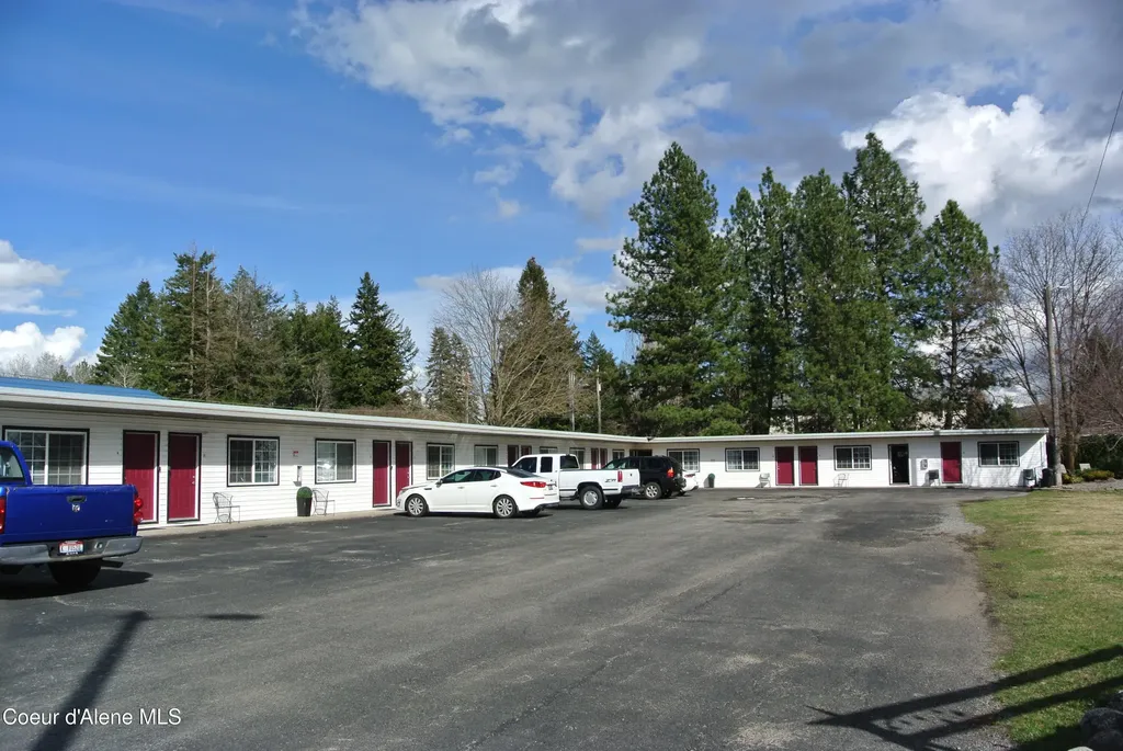 9986 N Government Way Hayden ID 83835