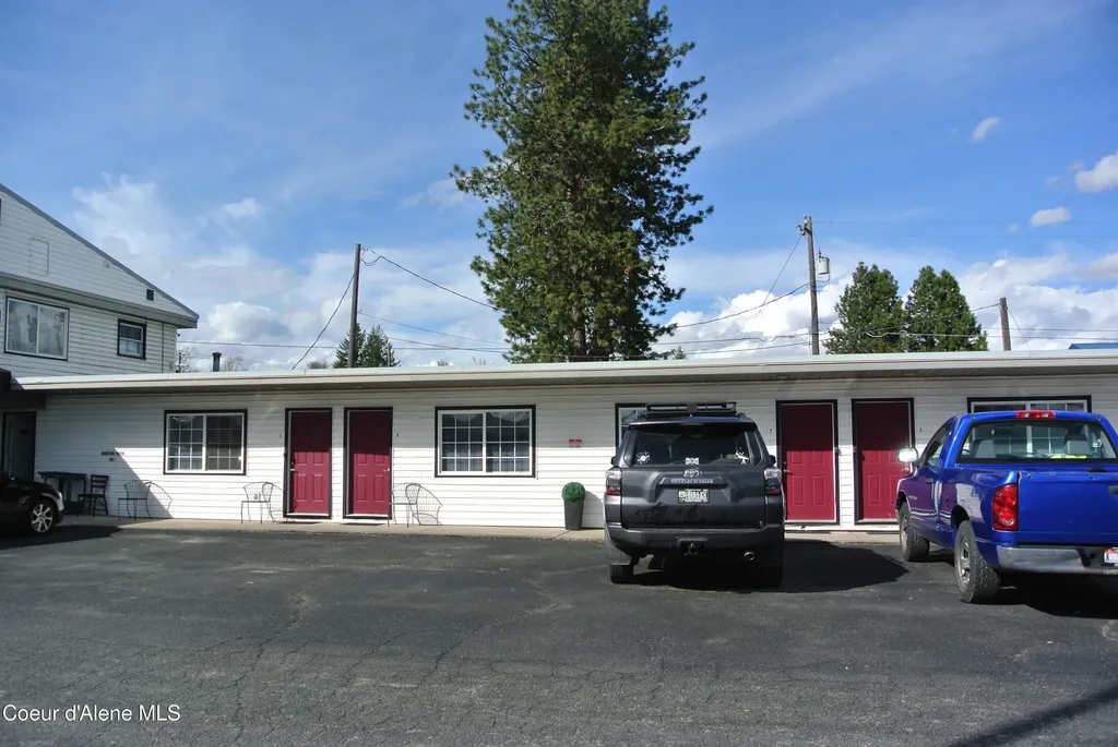 9986 N Government Way Hayden ID 83835
