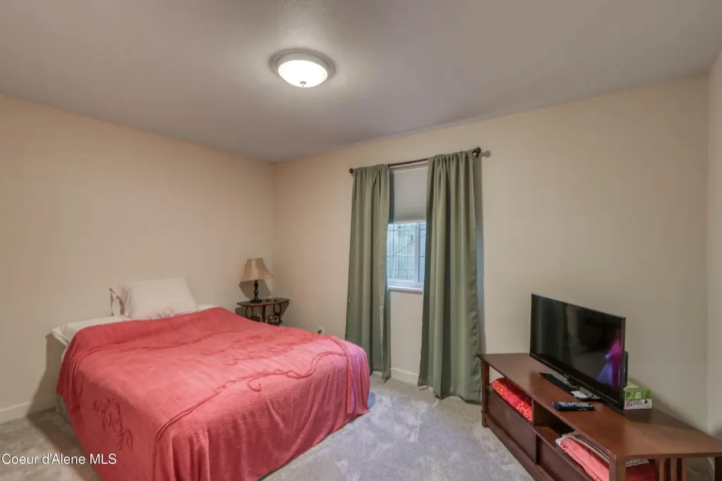 5 Blue Heron Lane Hope ID 83836