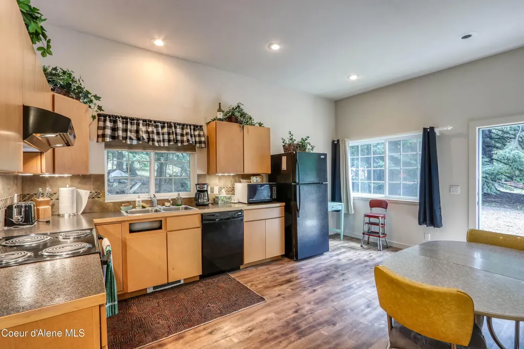 5 Blue Heron Lane Hope ID 83836