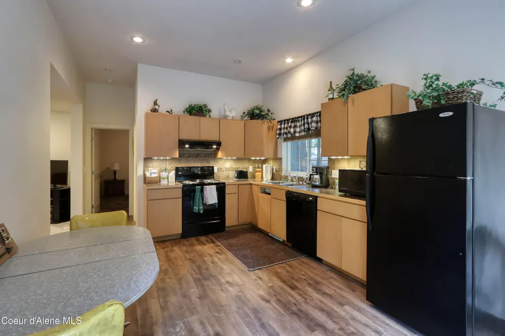 5 Blue Heron Lane Hope ID 83836