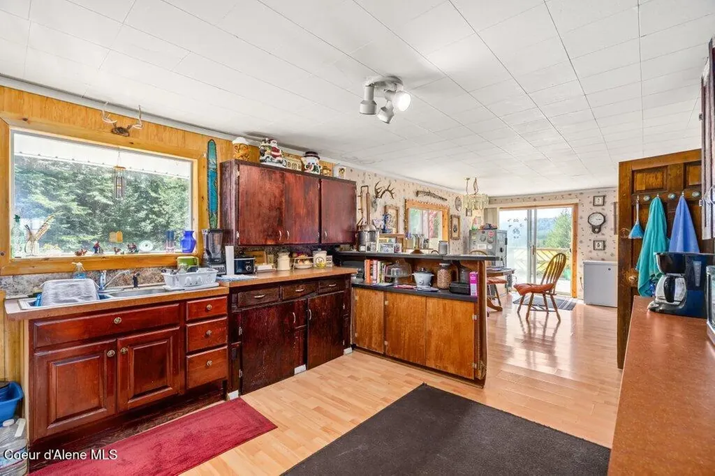 207 Happy Valley Lane St. Maries ID 83861