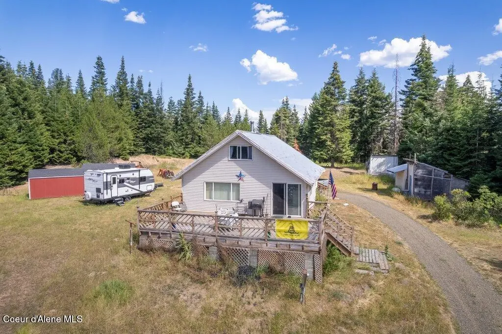 207 Happy Valley Lane St. Maries ID 83861