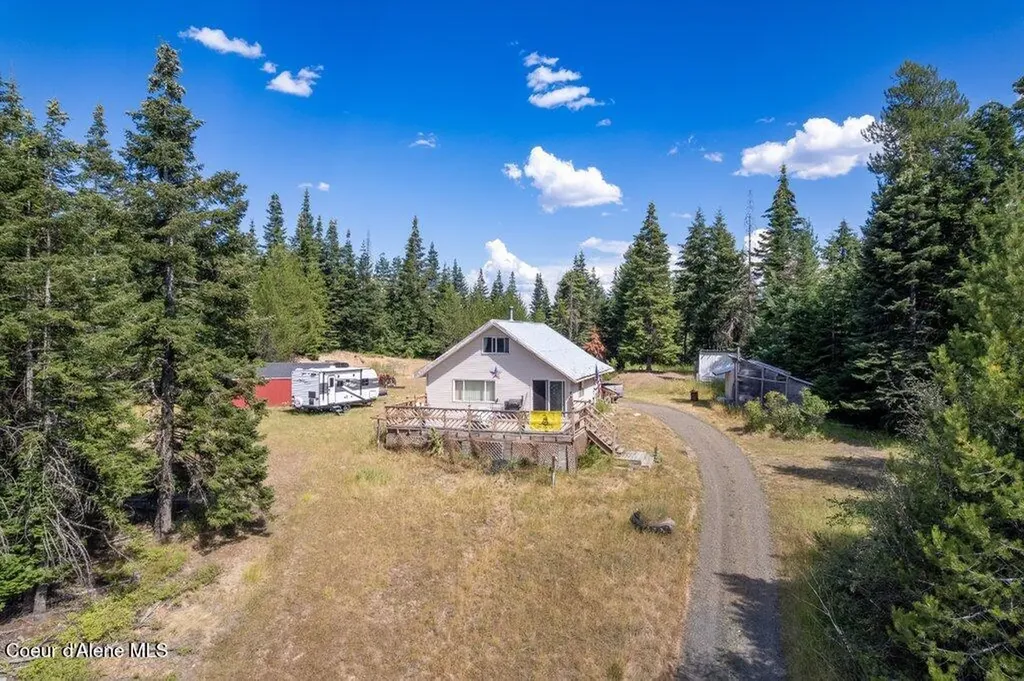 207 Happy Valley Lane St. Maries ID 83861