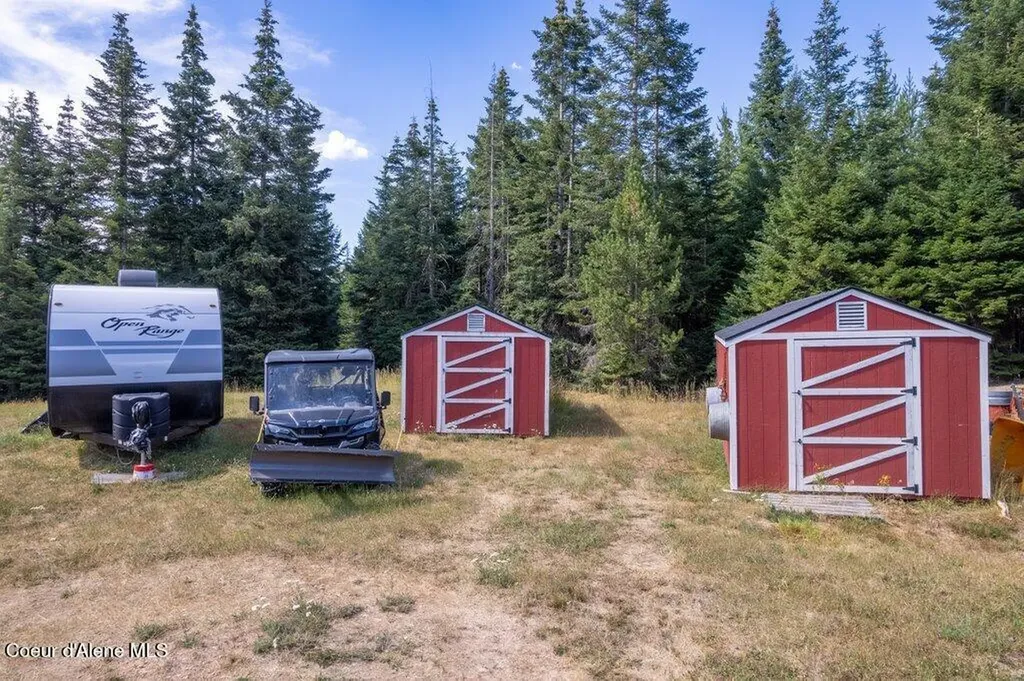207 Happy Valley Lane St. Maries ID 83861