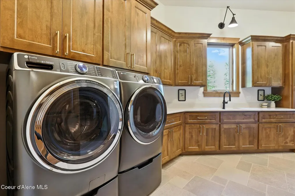 1237 E Amulet Circle Rathdrum ID 83858