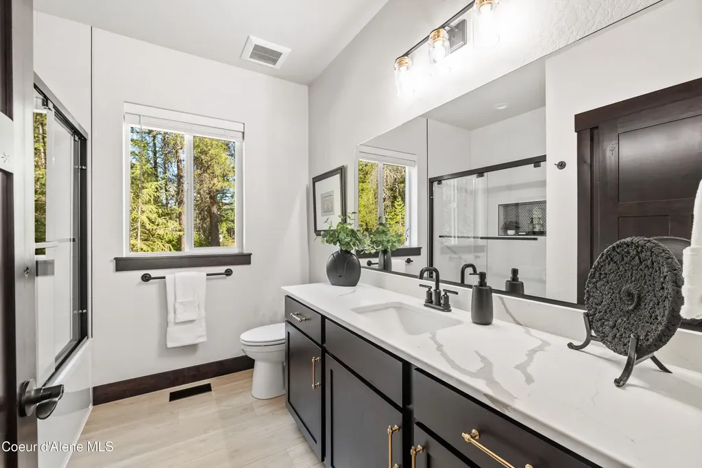 22162 N Hollow Top Road Rathdrum ID 83858