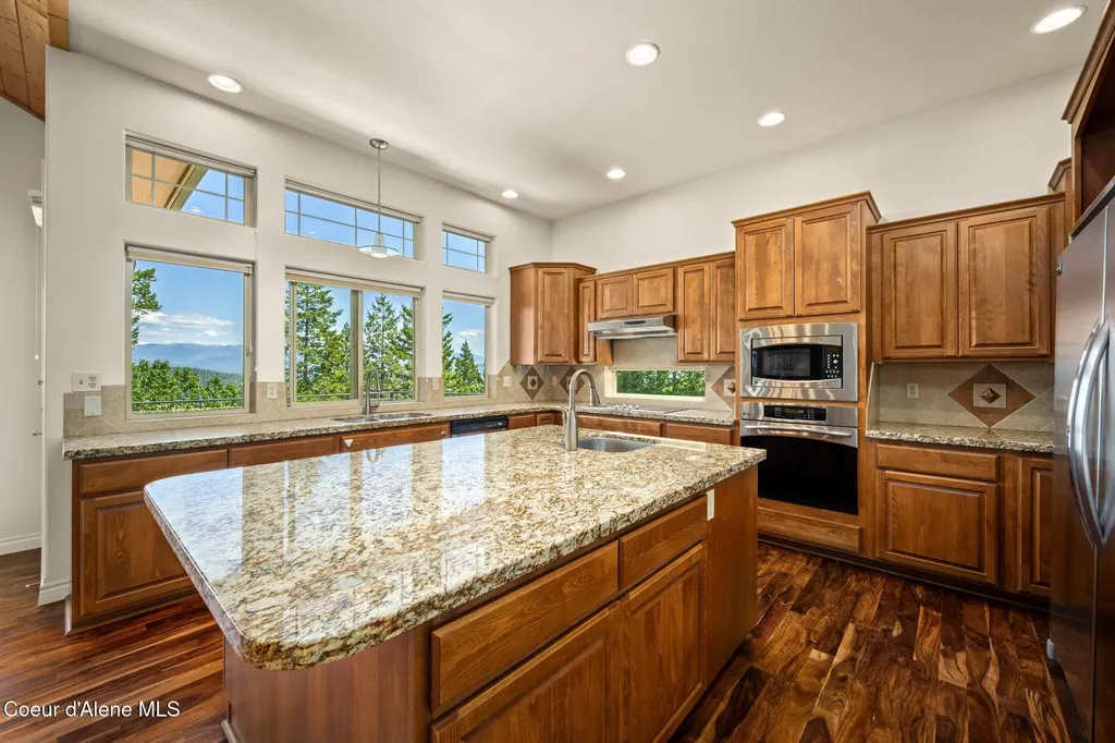 1170 Granite Rdg Drive Sandpoint ID 83864
