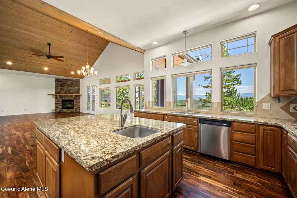 1170 Granite Rdg Drive Sandpoint ID 83864