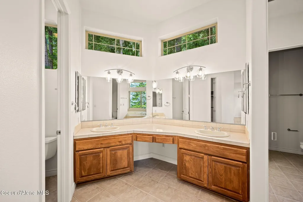 1170 Granite Rdg Drive Sandpoint ID 83864