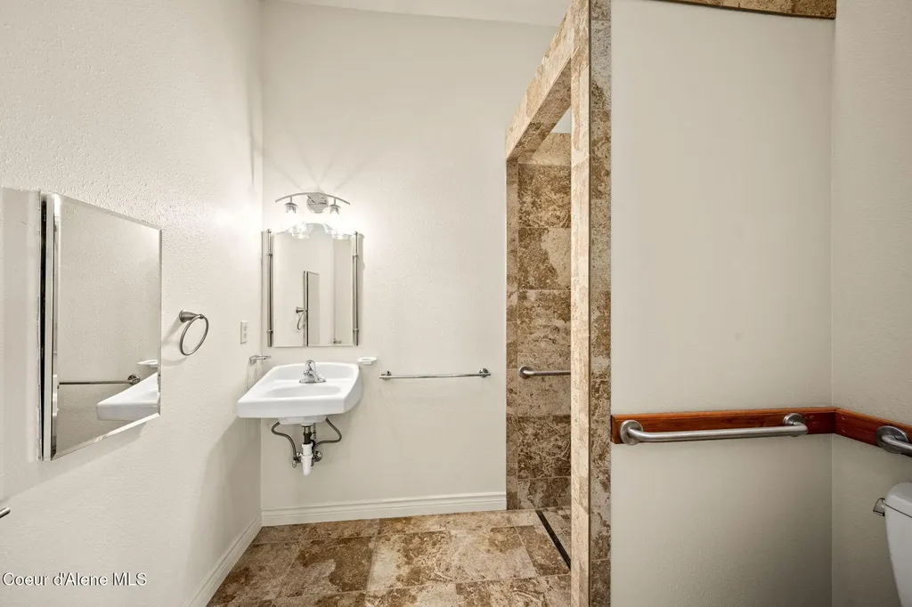 1170 Granite Rdg Drive Sandpoint ID 83864