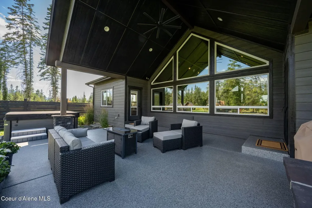 12768 Sedgwick Lane Athol ID 83801