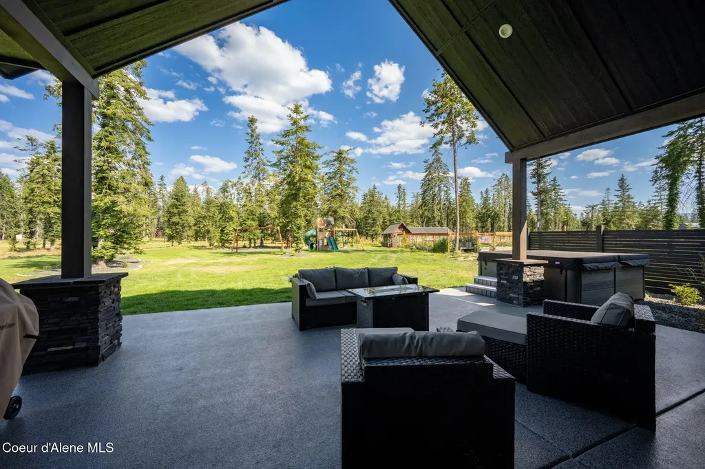 12768 Sedgwick Lane Athol ID 83801