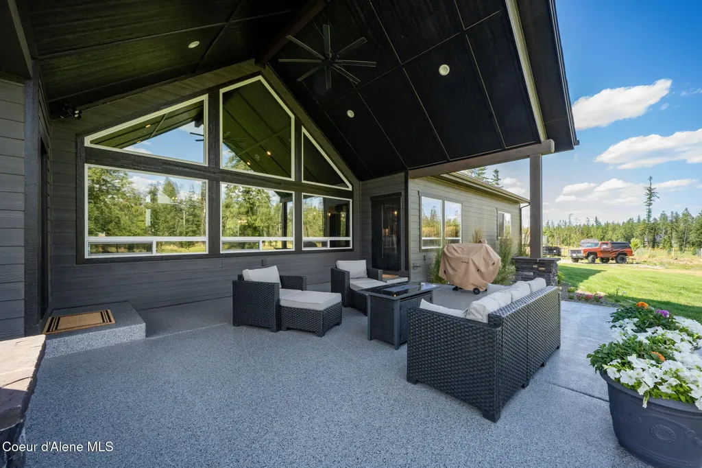 12768 Sedgwick Lane Athol ID 83801