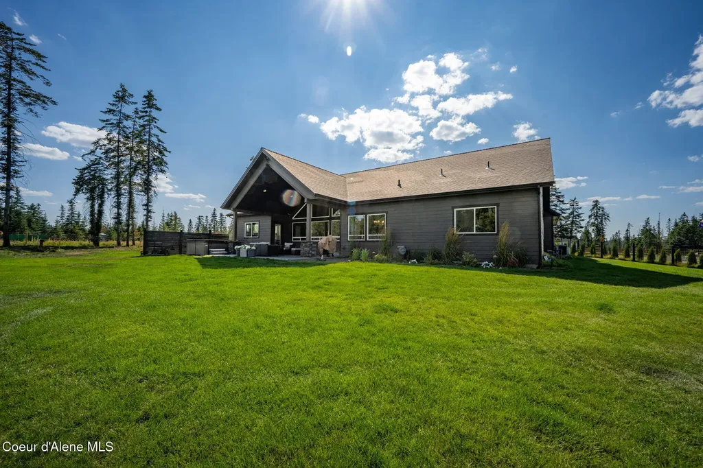 12768 Sedgwick Lane Athol ID 83801