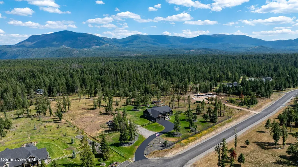 12768 Sedgwick Lane Athol ID 83801