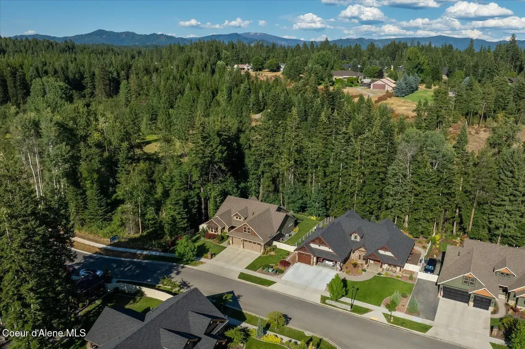 1404 E Maroon Creek Drive Hayden ID 83835
