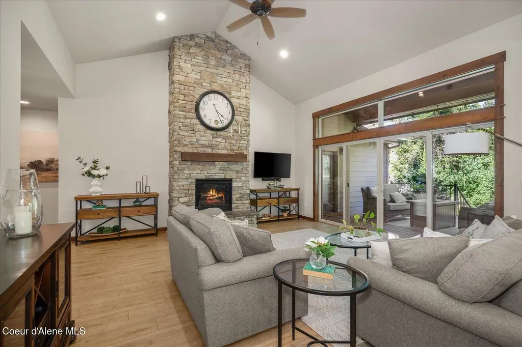 1404 E Maroon Creek Drive Hayden ID 83835