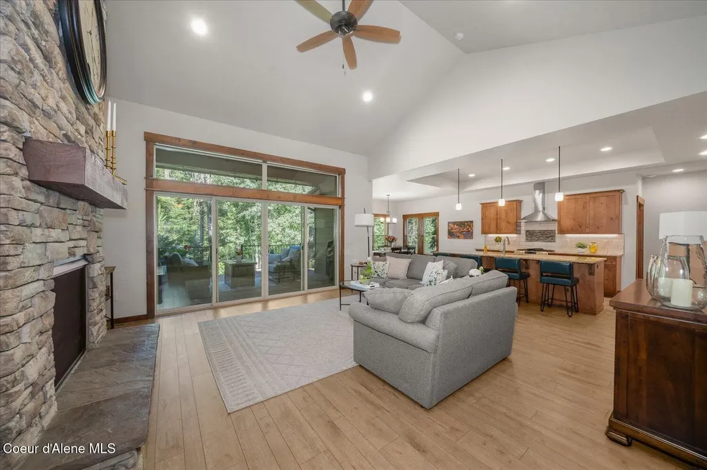 1404 E Maroon Creek Drive Hayden ID 83835