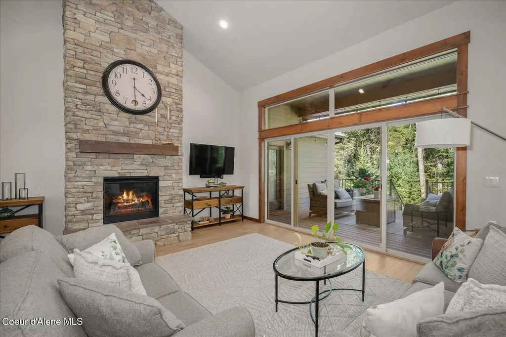 1404 E Maroon Creek Drive Hayden ID 83835