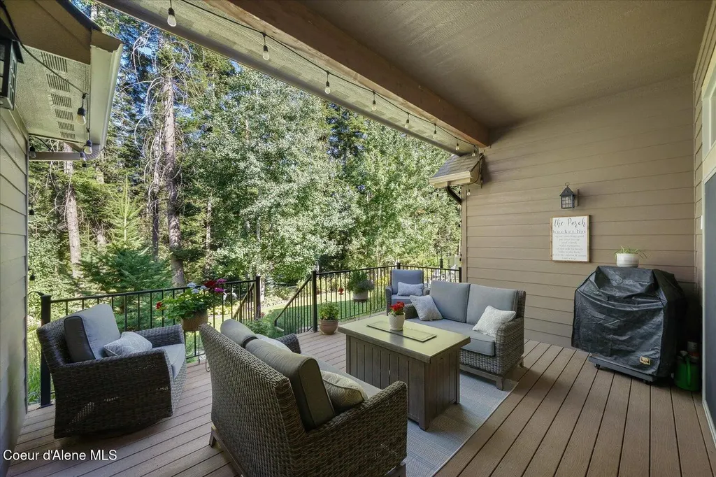 1404 E Maroon Creek Drive Hayden ID 83835