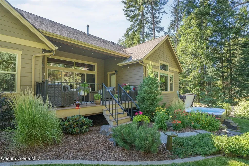 1404 E Maroon Creek Drive Hayden ID 83835