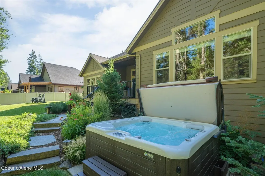 1404 E Maroon Creek Drive Hayden ID 83835