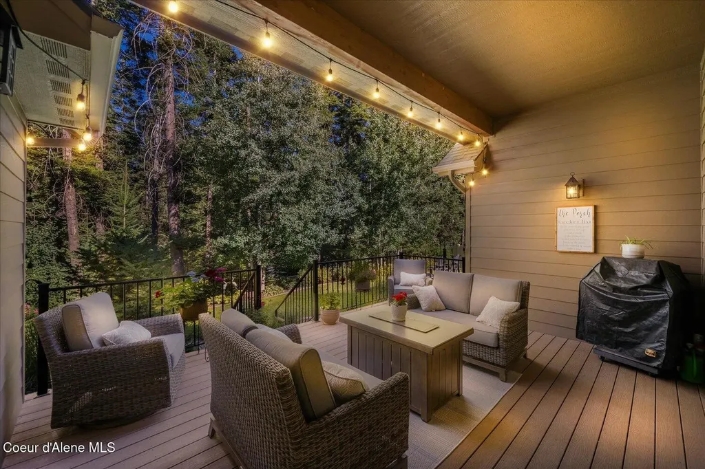 1404 E Maroon Creek Drive Hayden ID 83835