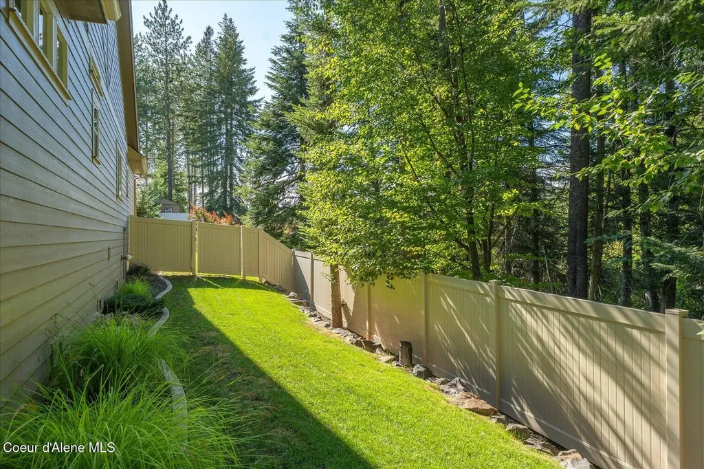 1404 E Maroon Creek Drive Hayden ID 83835
