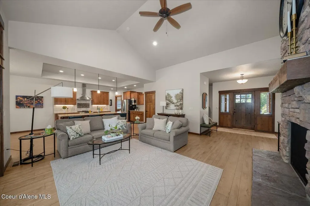 1404 E Maroon Creek Drive Hayden ID 83835