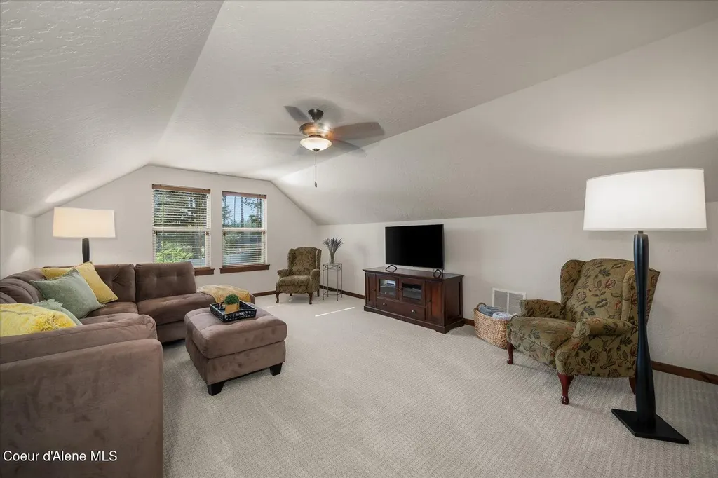 1404 E Maroon Creek Drive Hayden ID 83835